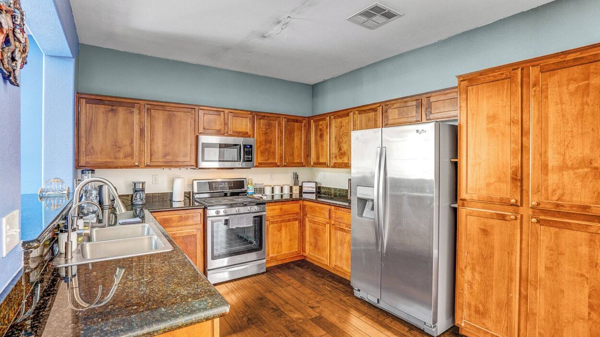 Nevada Trails House | 2-MasterBeds, Modern, Cozy, Quiet, Safe, Location, Pool - Great for Long Stays