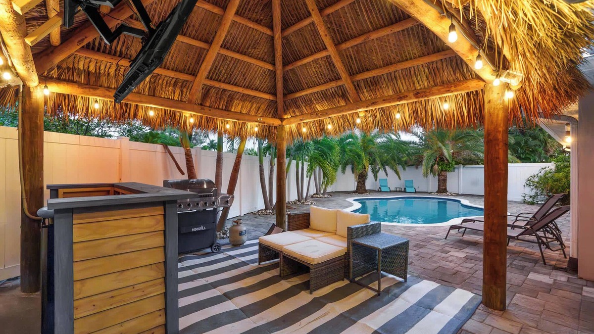 Coral Shores Apartment | 2 MI to Beach + Heated Pool + Grill