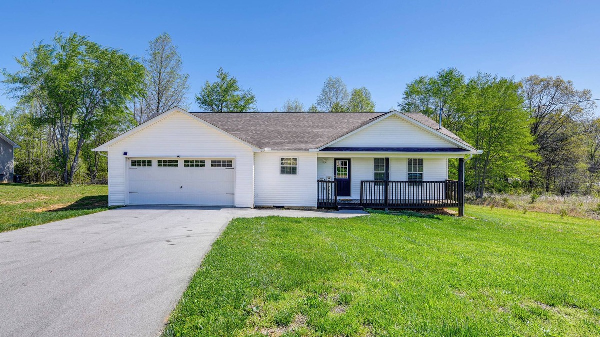 White Pine House | 2 Mi to Douglas Lake, Boat Ramp: White Pine Home!