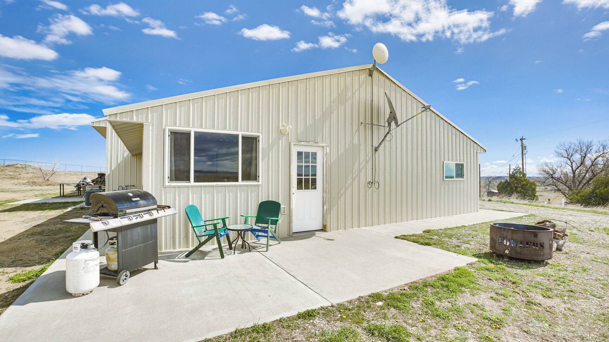 Buffalo Apartment | 2 Mi to Dtwn Buffalo: Mtn-View Retreat w/Patio!