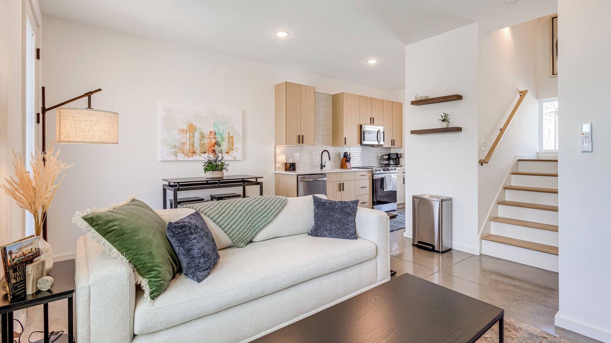 Parkridge House | < 2 Mi to Dtwn: Modern Townhome in Knoxville
