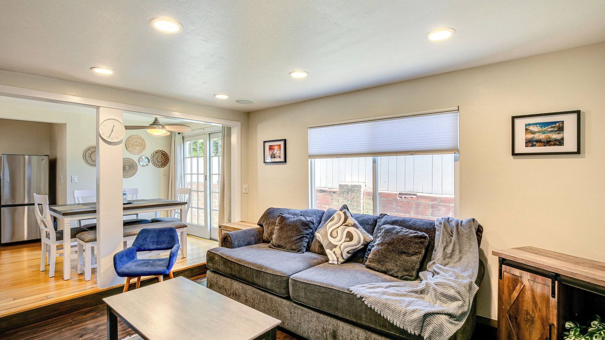 Belmont Heights House | 2 Mi to Ocean: Long Beach Home w/Gas Grill!