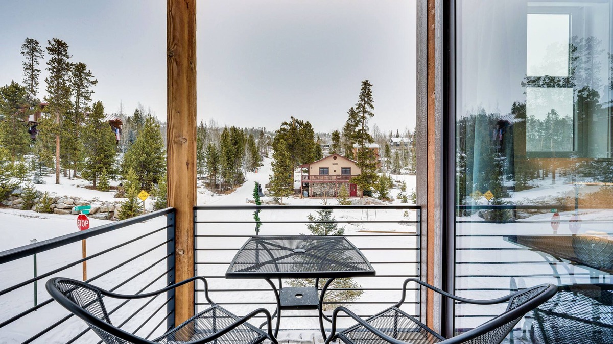 Grand Lake Condo | 2 Mi to RMNP: Mtn-View Grand Lake Loft!