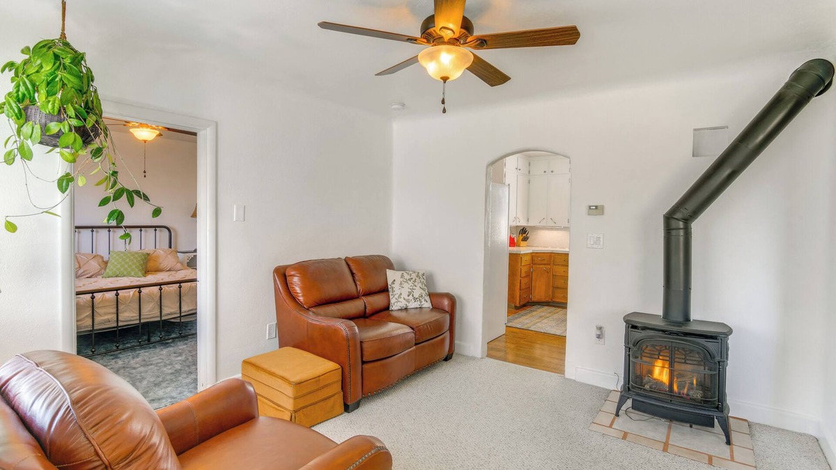 Rigby House | 2 Mi to Snake River: Quaint Farmhouse w/Patio!