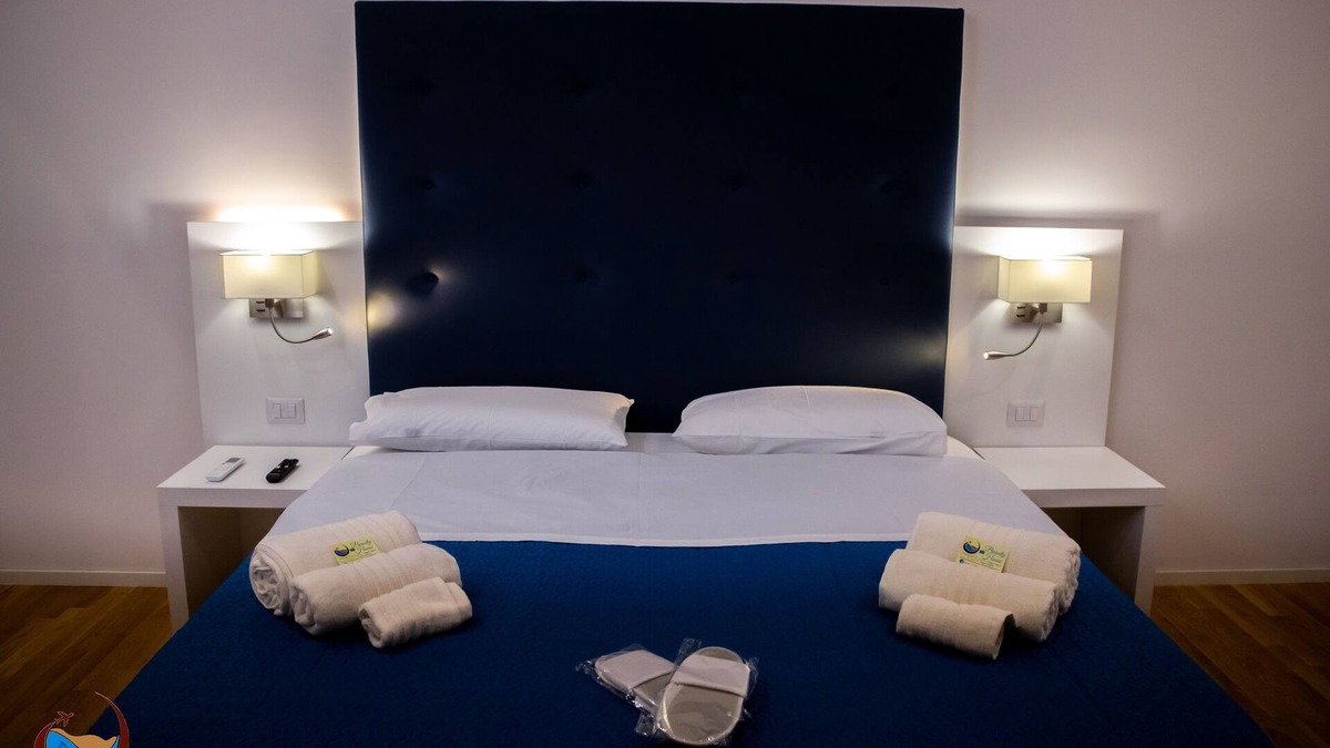Reggio Calabria Bed & Breakfast | 2 minutes from the archaeological museum, corso garibaldi and via marina.