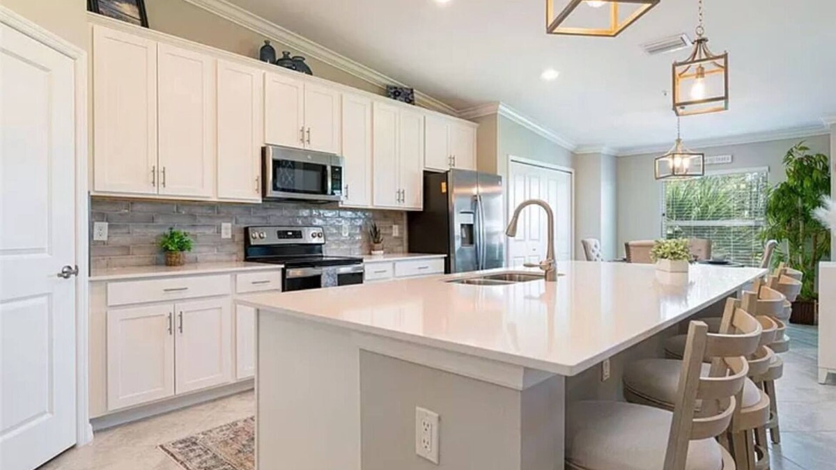 Immokalee Condo | 2 MONTHS MIN STAY Golfer's Retreat-Elegant 2-bdr Condo w Stunning Fairway Views!