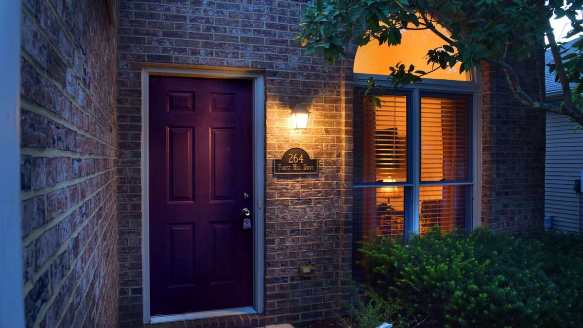 Lexington House | 2 or 3 Bedroom/Baths House in Andover Convenient to All of Lexington