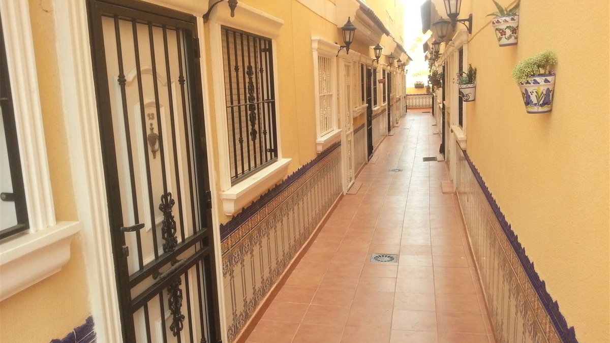 Orihuela Costa House | 2 or 3 bedroom holiday home by Villamartin Campoamor & Las Ramblas Golf courses