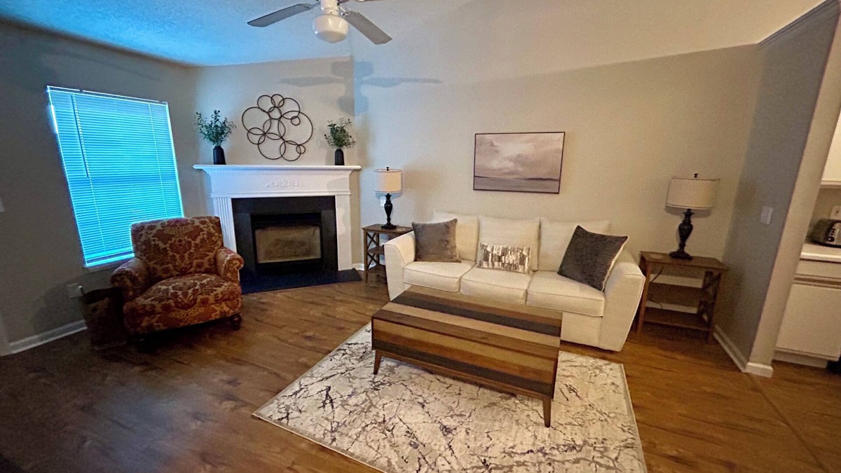 Greenville House | 2 or 3 Bedroom Near Hospital-New To Vrbo