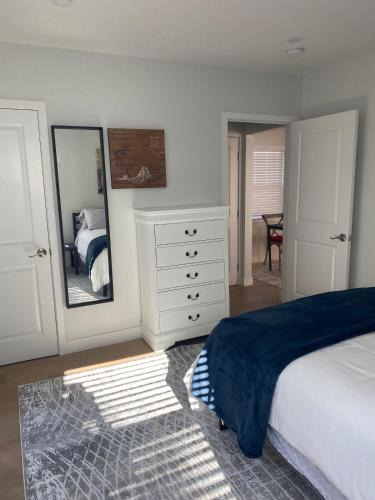 Palo Alto Apartment | 2 Palo Alto - Fully Furnished, AC, Private, Parking & Laundry