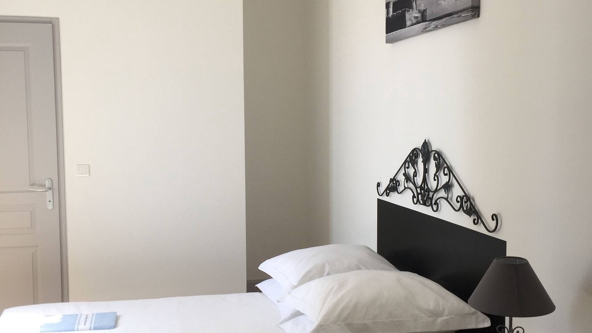 Arvert Apartment | 2-person apartment in charming 19th-century mansion with park and heated pool