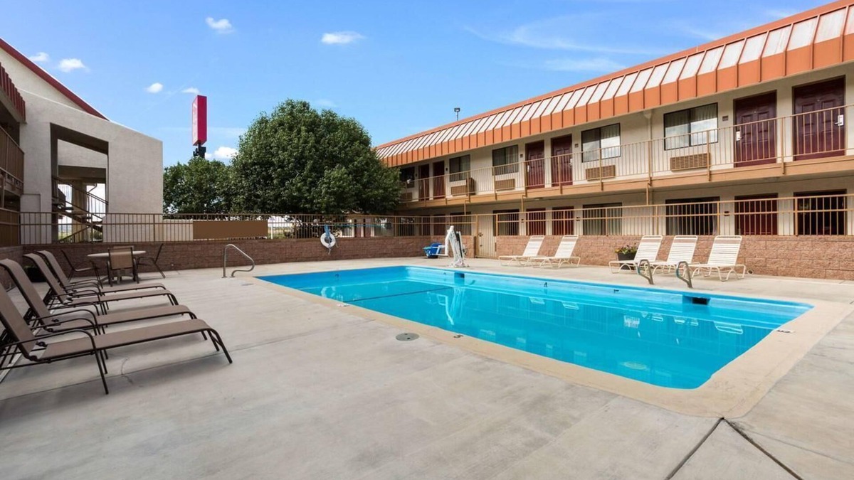 Allison Hotel | 2 Pet-friendly Units for Families Exploring Gallup - Free Parking, Breakfast