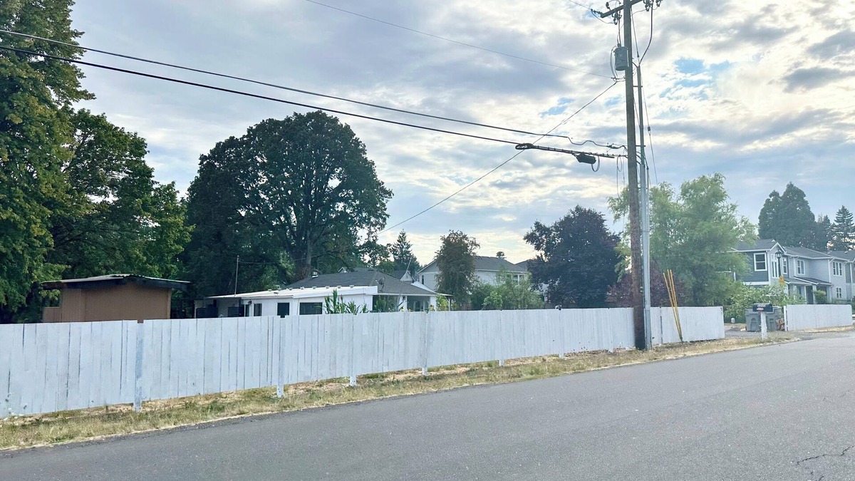 Hillsboro Other | 2 Private Acres - Single Level - 5 Bed Rooms 4 Bath - Surrounded by new Homes