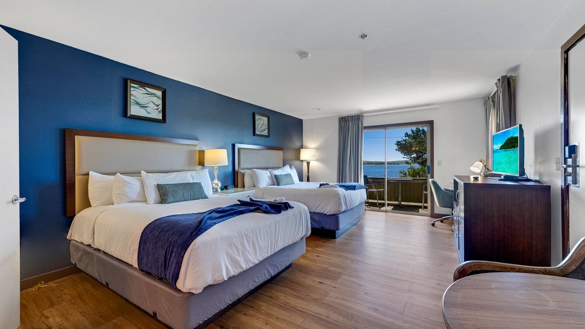 Bodega Bay House | 2 Queen ADA Room for family