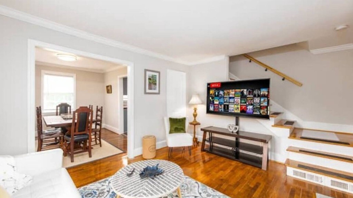 Dilworth House | 2 Queens Townhouse in South End
