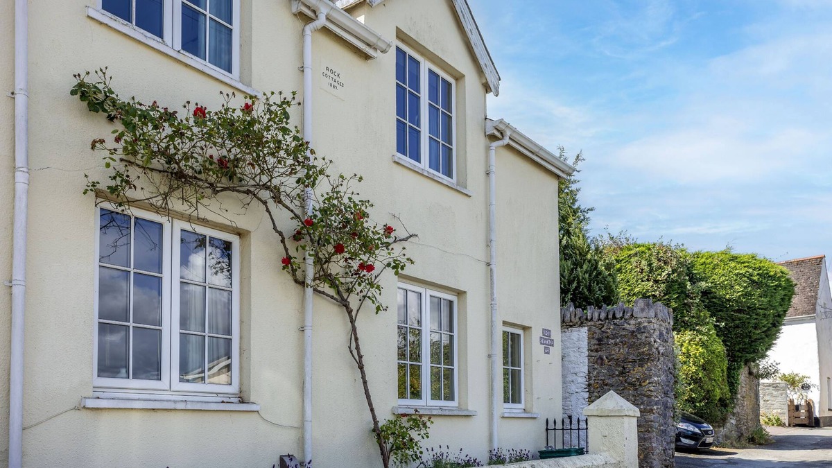 Dittisham Cottage | 2 Rock Cottages - sleeps 4 guests in 2 bedrooms