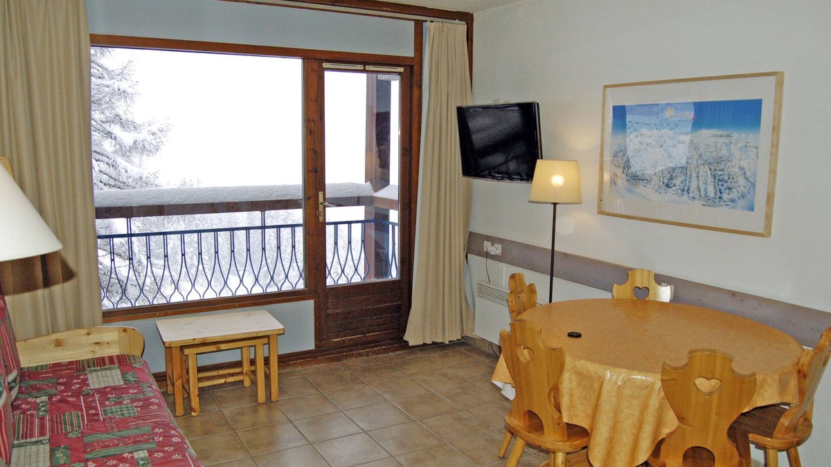 Seez Apartment | 2 room apartment Arcs 1800 village of Villards. WiFi box in the apartment