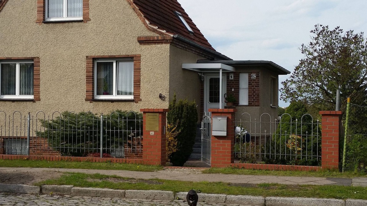 Altglienicke Apartment | 2-room apartment for 3-4 persons in a quiet location on the outskirts of Berlin.