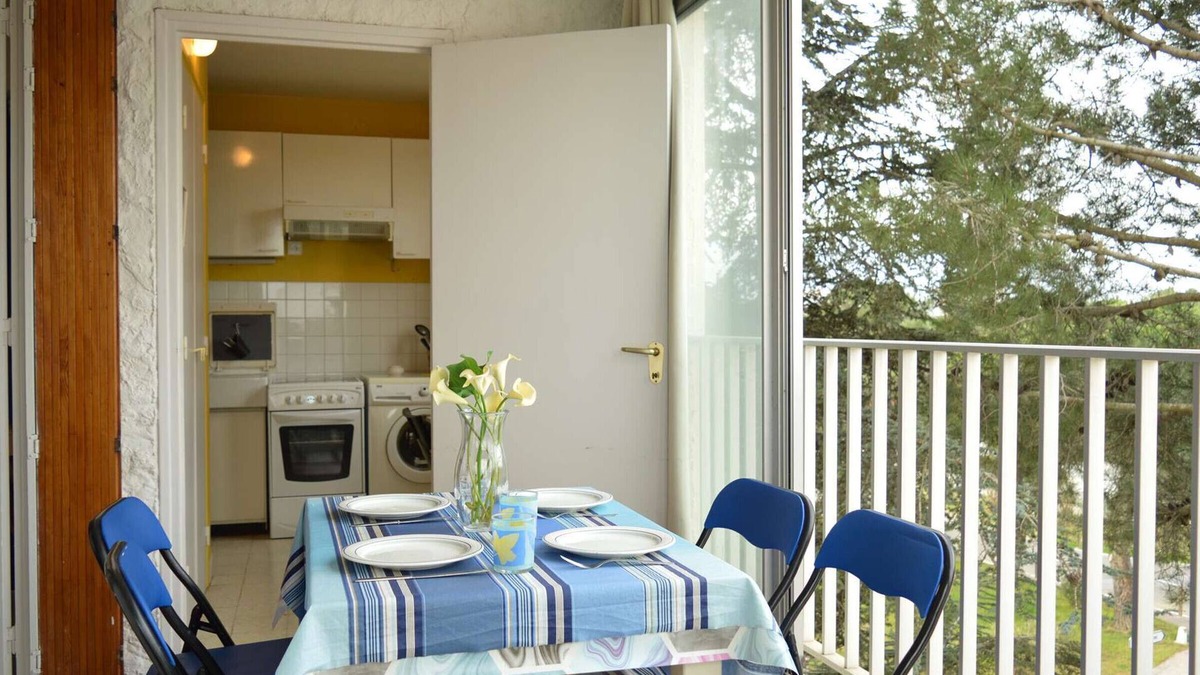 Argeles Plage Apartment | 2-room apartment, sleeps 5, direct beach access, Argelès-sur-Mer