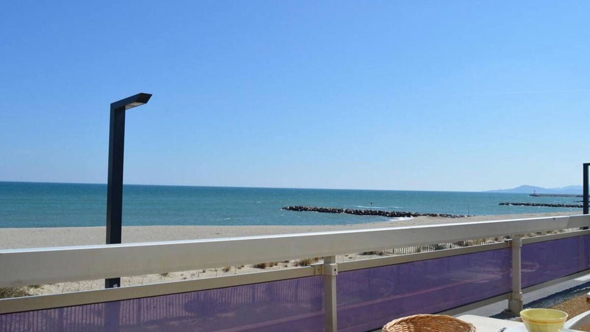 Saint-Nazaire Apartment | 2-room apartment with parking in Saint-Cyprien