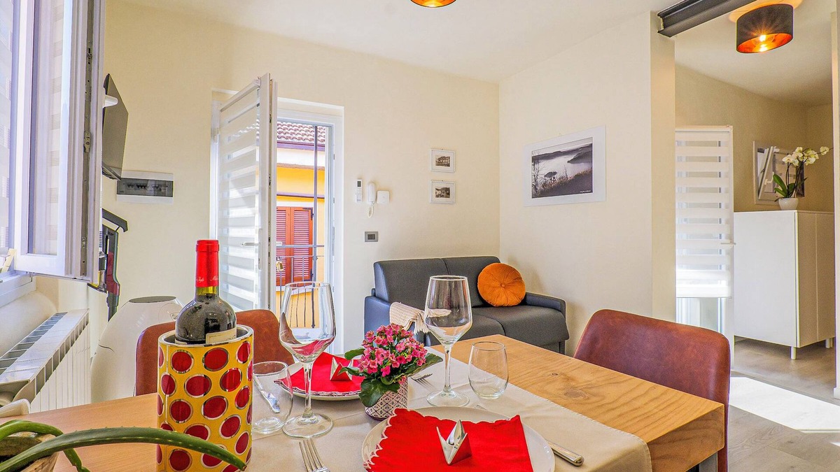 Omegna Apartment | 2-room corner apartment with balcony in the heart of the old town