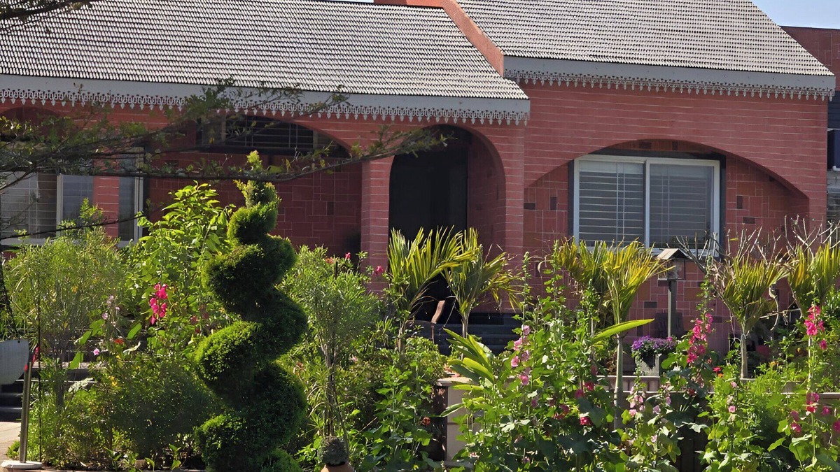 Jabalpur Other | 2 room guesthouse in a charming 44000 sq ft farmhouse in wonderful Jabalpur