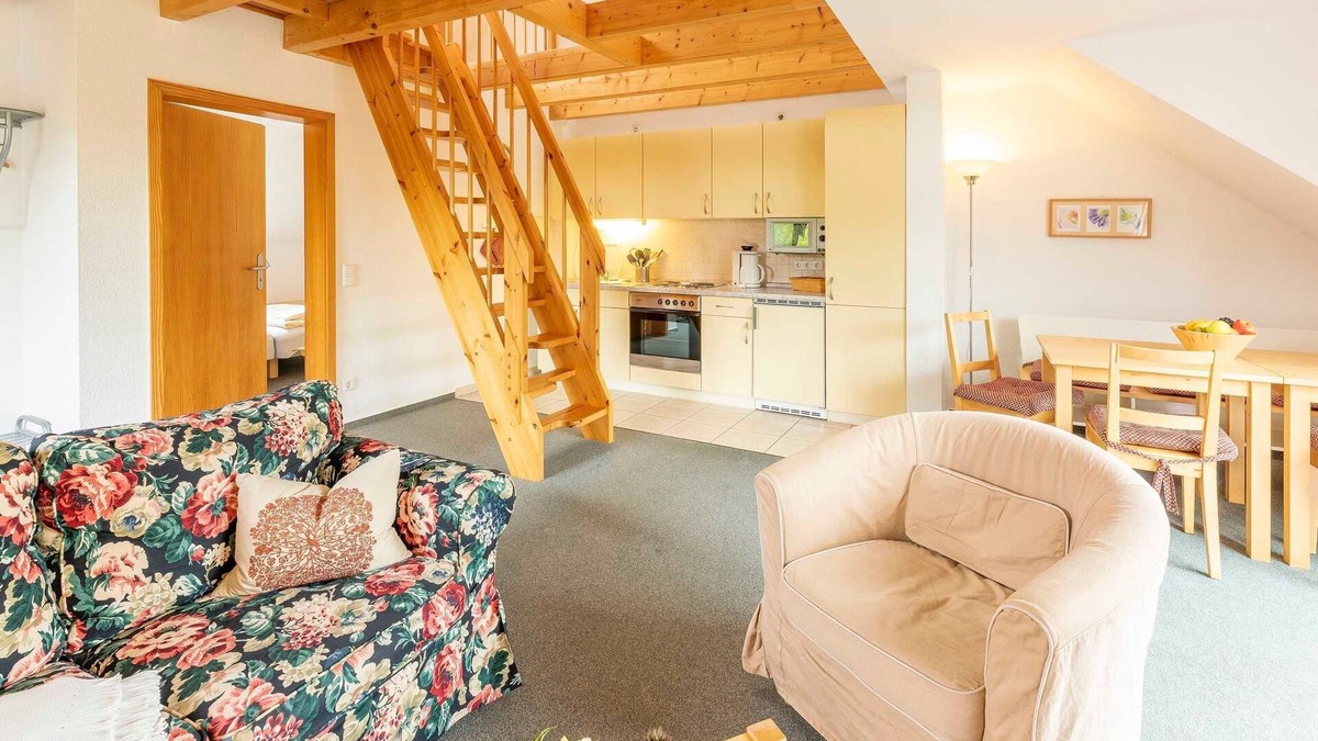 Muritz Apartment | 2-room vacation apartment, 6 persons, balcony, upper floor (1) - Müritzparadies - Feriendorf