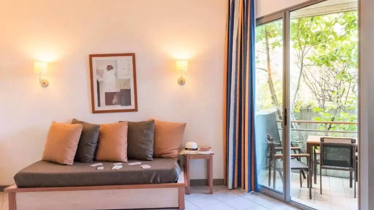 Rouret Apartment | 2 Rooms 4 People
