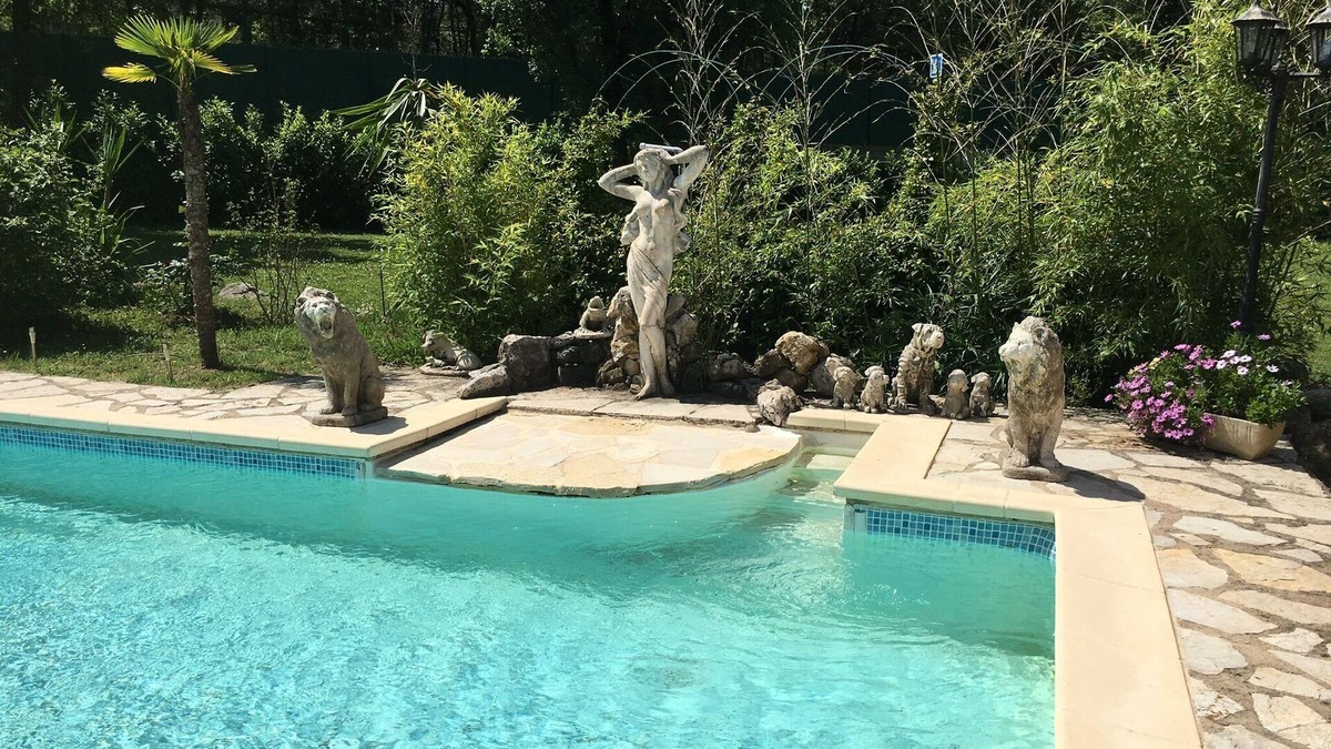 Valbonne House | 2 rooms very kitsch in villa