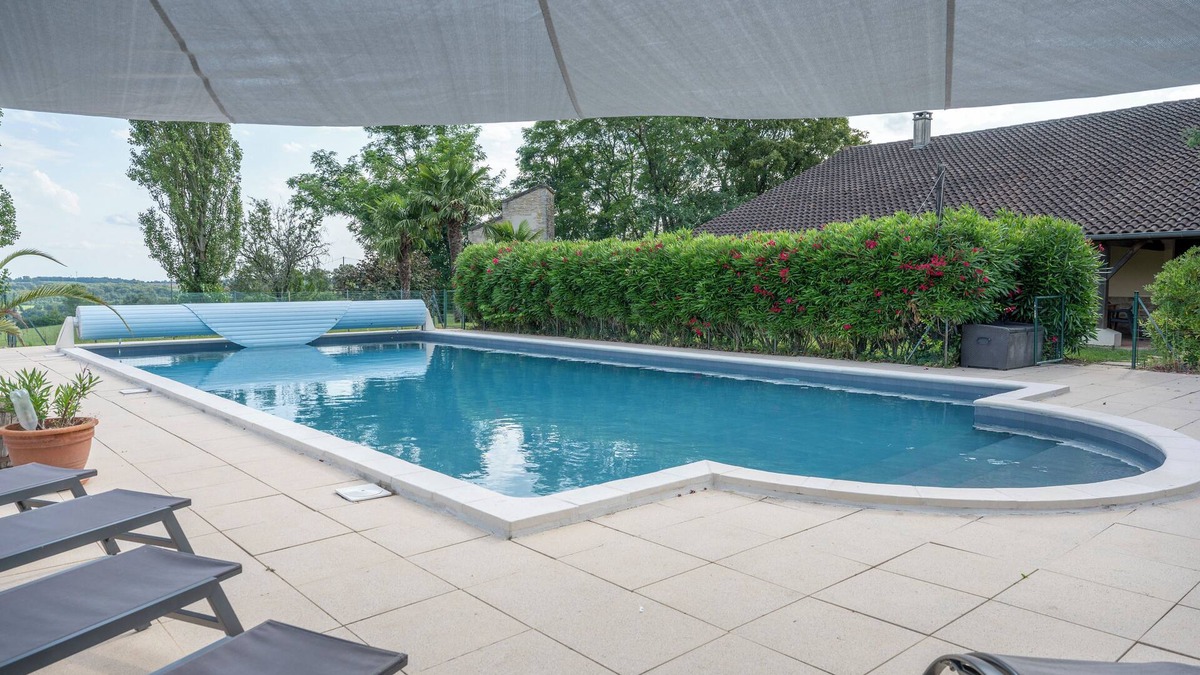 Monclar-de-Quercy Bed & Breakfast | 2 self-catering cottages on the same estate in the heart of South-West France