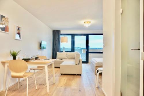 Innenstadt-West Apartment | 2 separate Apartments direkt in der City mit privaten Stellplätzen max 1,65m Höhe und 1,8m Breite für bis zu 8 Personen
