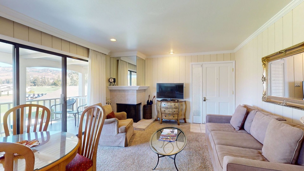 Napa Condo | 2 Separate Top-Floor Units | Lush Golf Views | Just Off Silverado Wine Trail