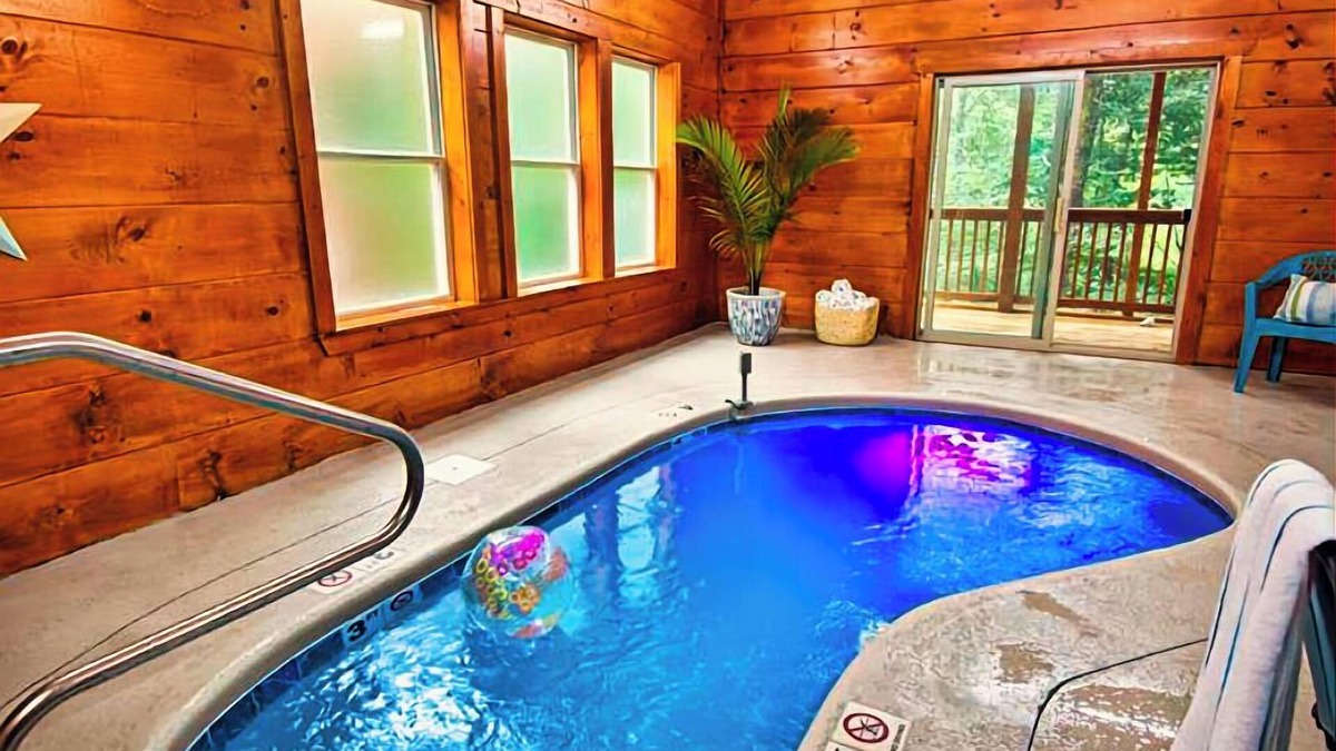 Sevierville Cabin | 2 Side By Side Cabin | 2 Theaters | 2 Indoor Pools | 2 Game Rooms