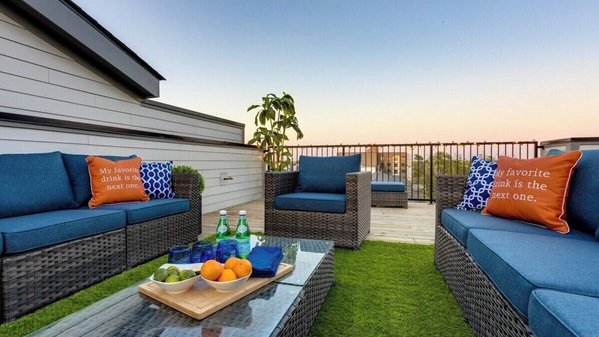 Buena Vista House | 2 Side by Side Homes with Rooftops