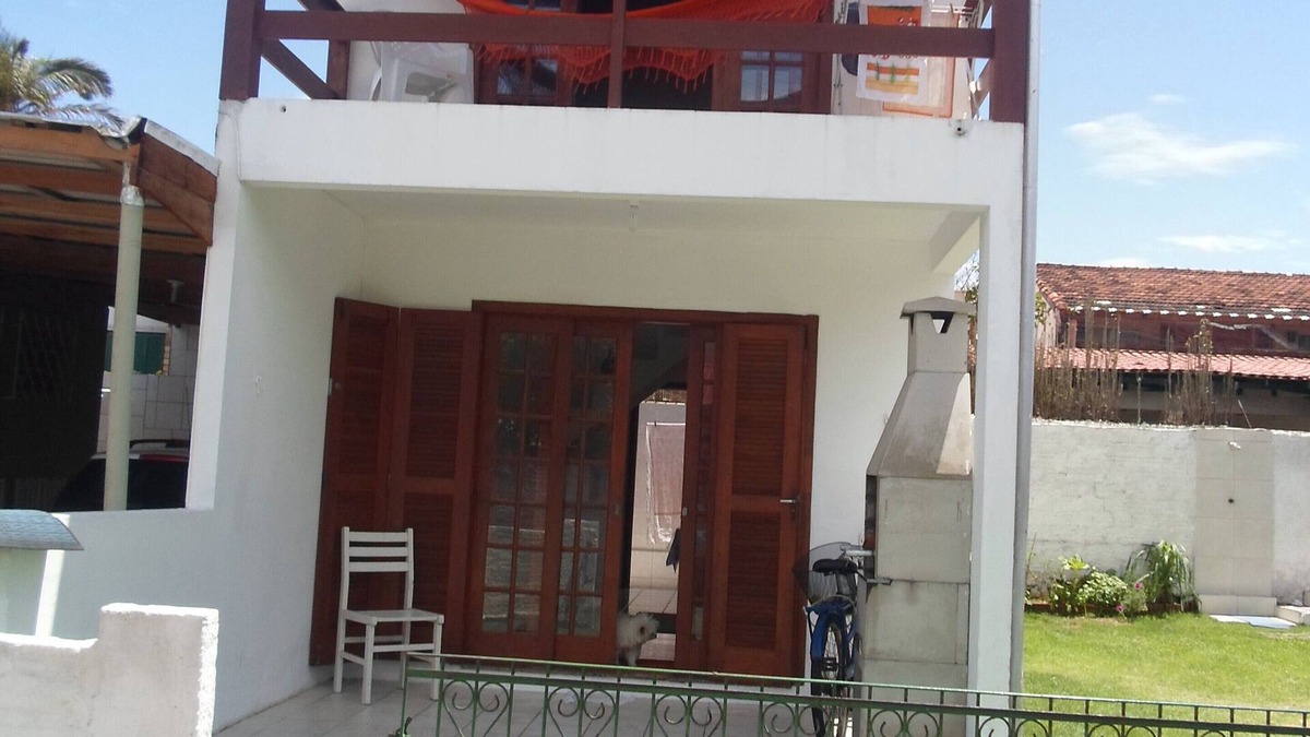 Armacao House | 2-story house 50 meters from Armação- Floripa beach