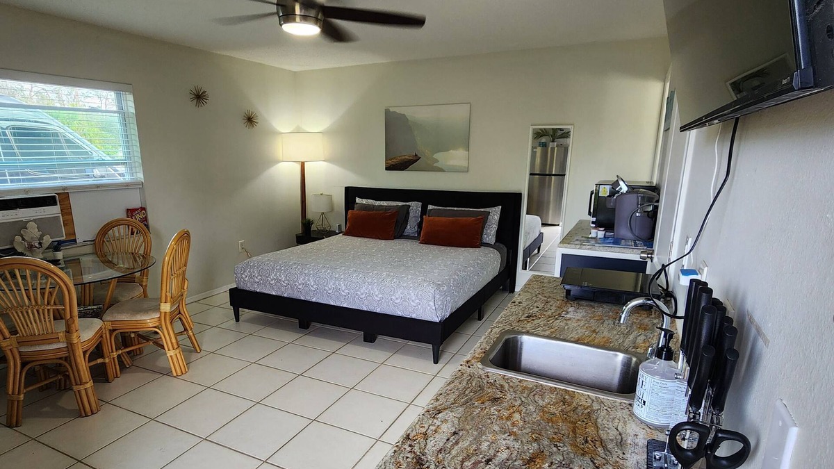 Warm Mineral Springs House | #2 Studio near mineral springs.