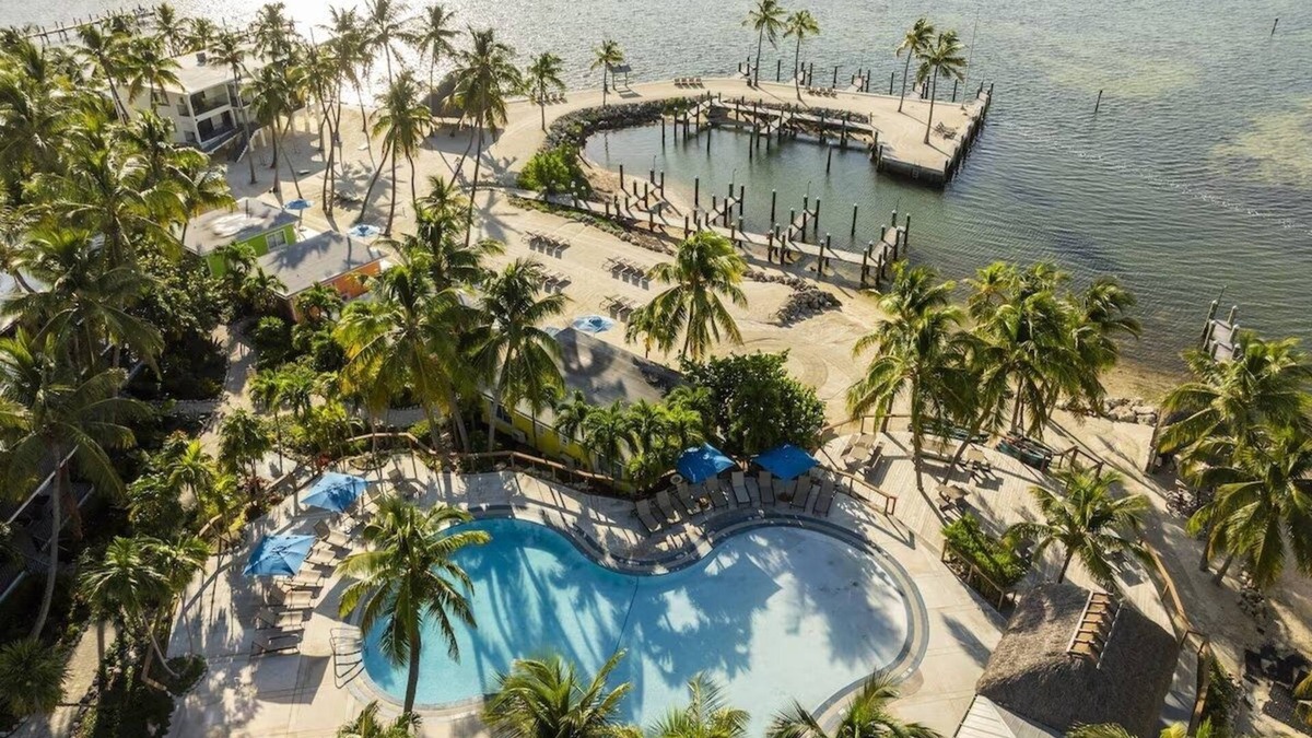Islamorada Resort | 2 Suites w/Queen Beds, Kitchenette, Outdoor Pool, Free Parking & Pet Friendly