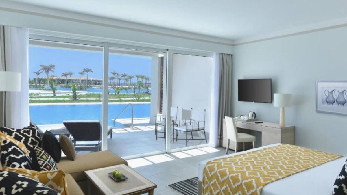 El Quseir Hotel | 2 Swim-Up Rooms & All-Inclusive Dining at Stylish Adults-Only Red Sea Retreat