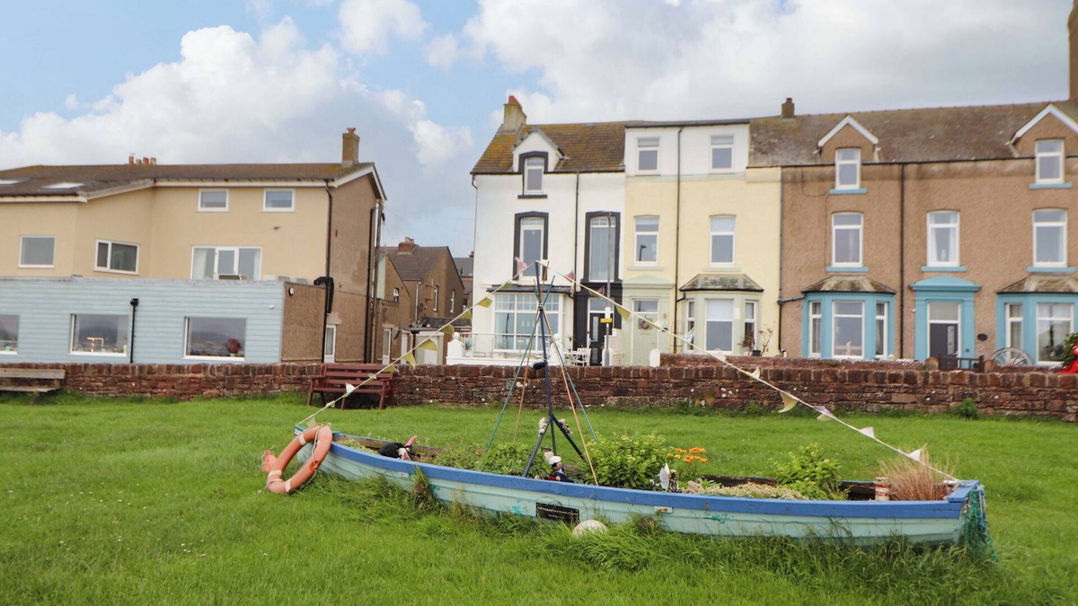 Calder Bridge Cottage | 2 THE CRESCENT, pet friendly, character holiday cottage in Seascale