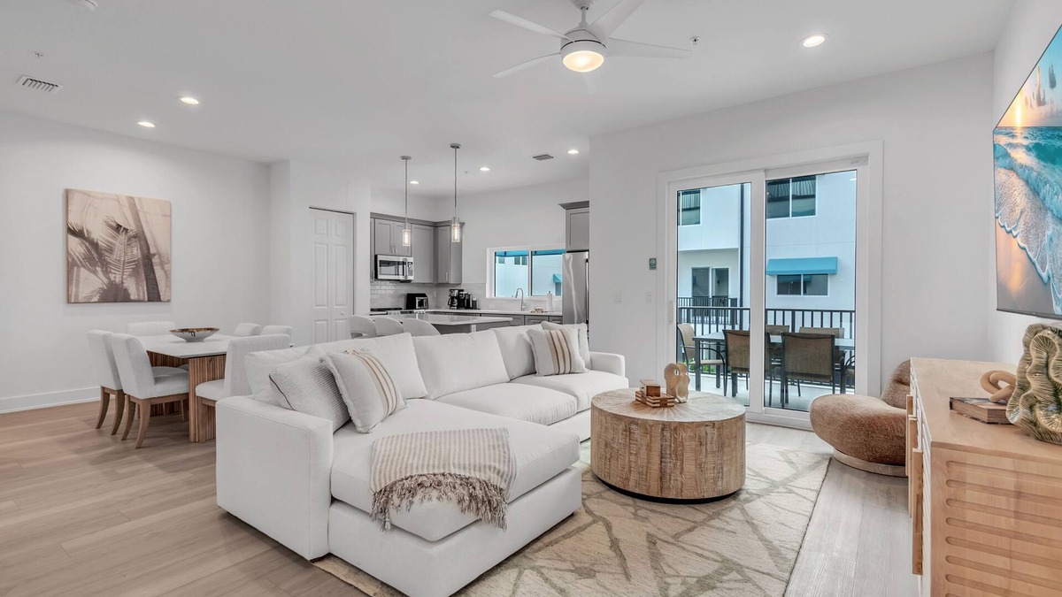 Madeira Beach House | ☀2 Townhomes🌴Azul A3/A4🐬Great Location🏖️Close to Beach🍹Private Rooftop Decks