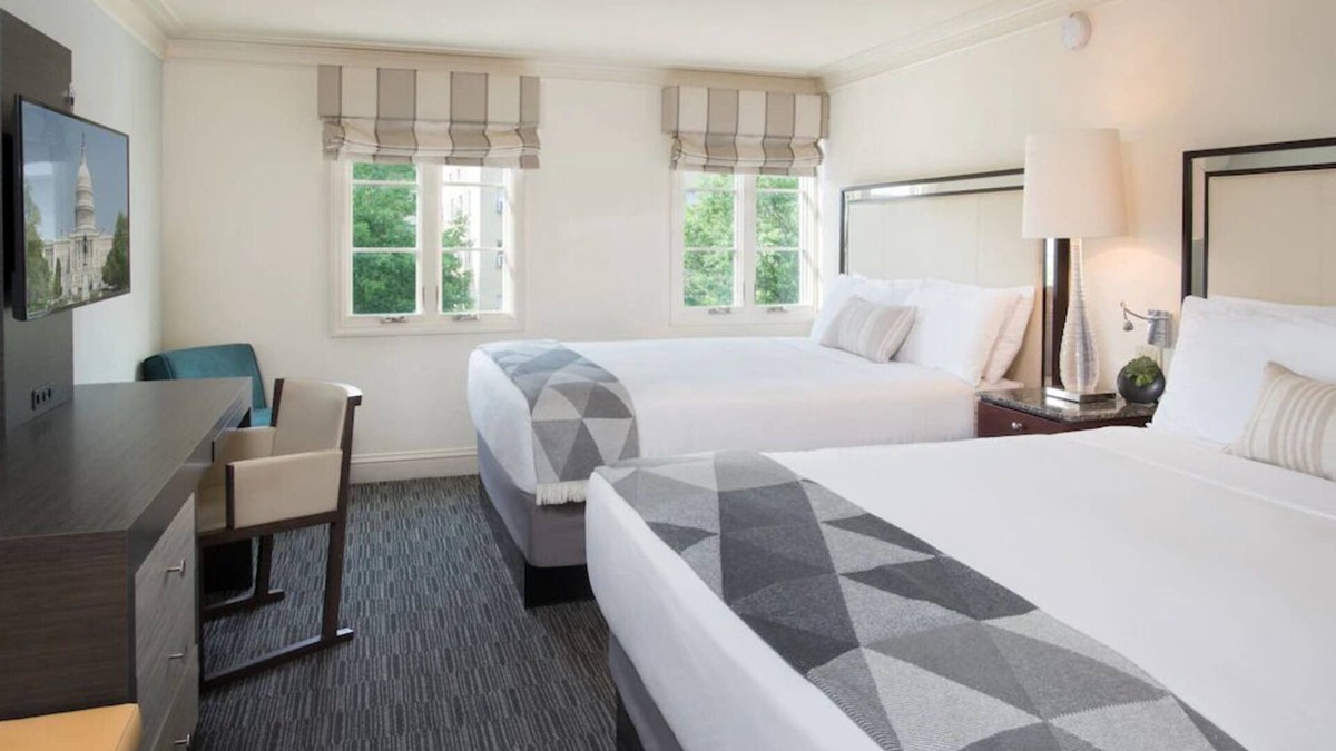 Kalorama Heights Hotel | 2 unit l Superior Queen 2 Beds at The Normandy Hotel l Pets Allowed