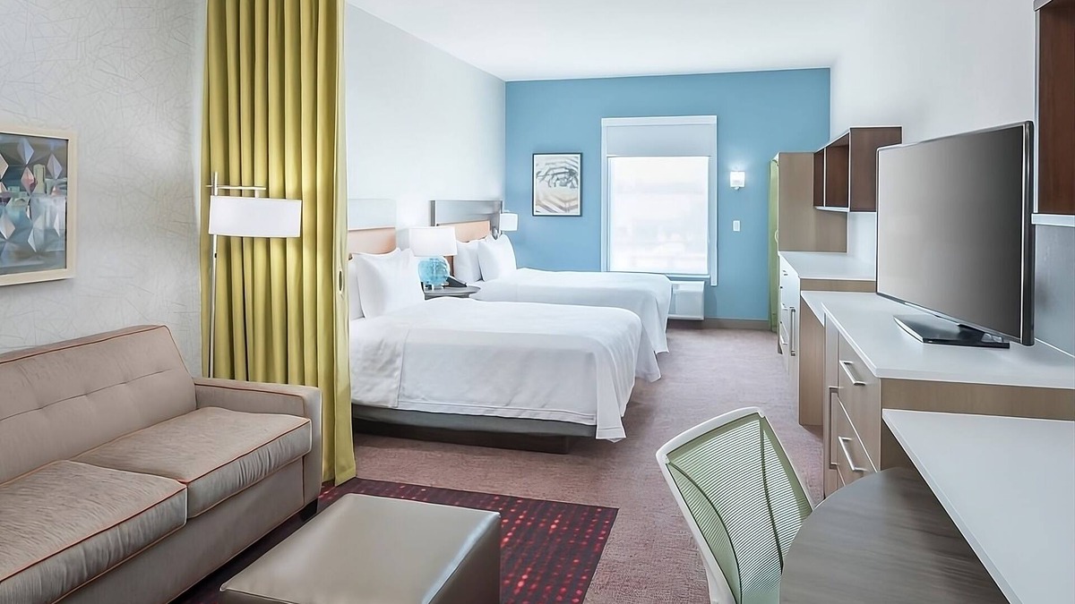 Airport North Hotel | 2 Units | Spacious Hotel Suite near MCO | Kitchenette | Gym