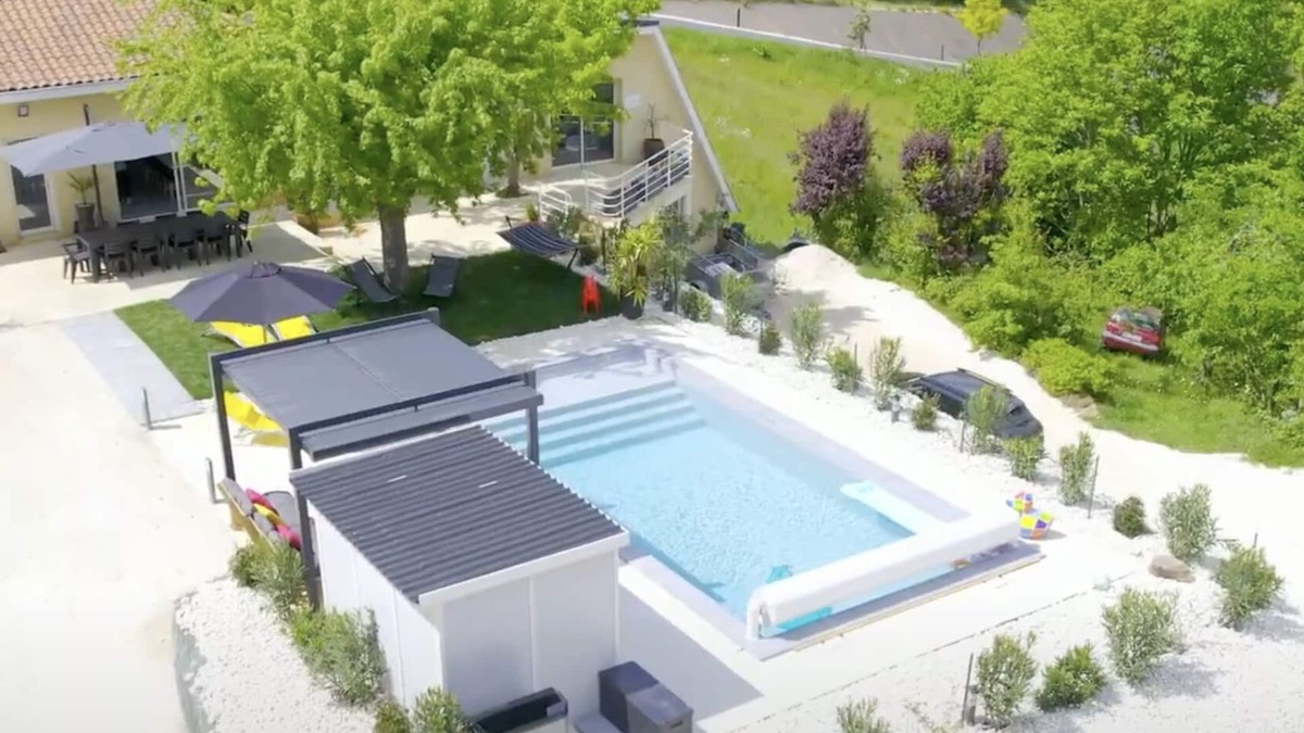 Sarlat-la-Caneda Villa | 2 Villas - heated pools - 17/20 pers. - 500m from town center