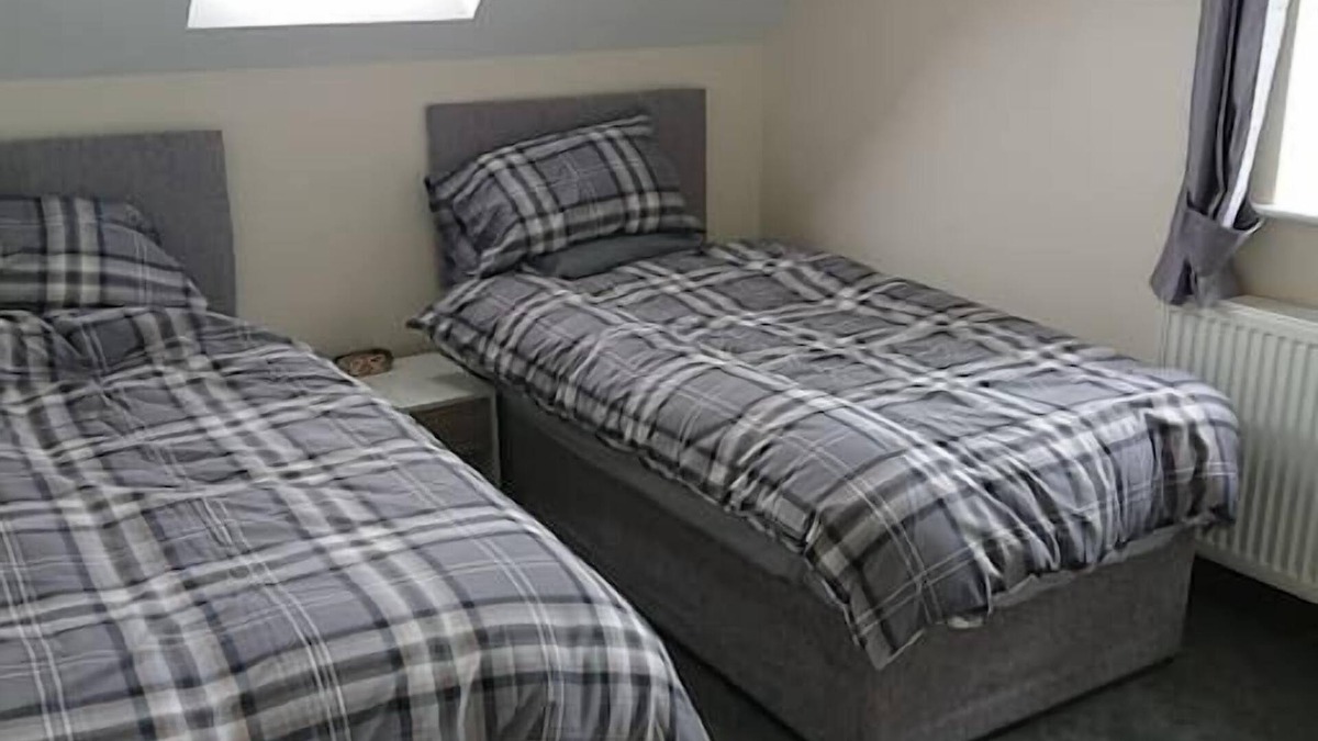 Long Sutton Apartment | 2 Wood Yard Cottages. 2 Bedroom, Large lounge