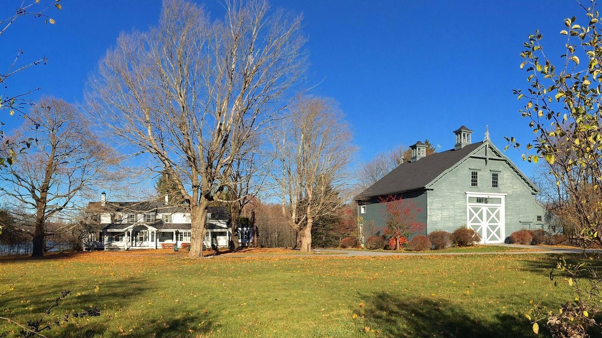 Glen Cove House | 20 Acre Meticulously Renovated and Luxurious Waterfront Estate - One of A Kind!