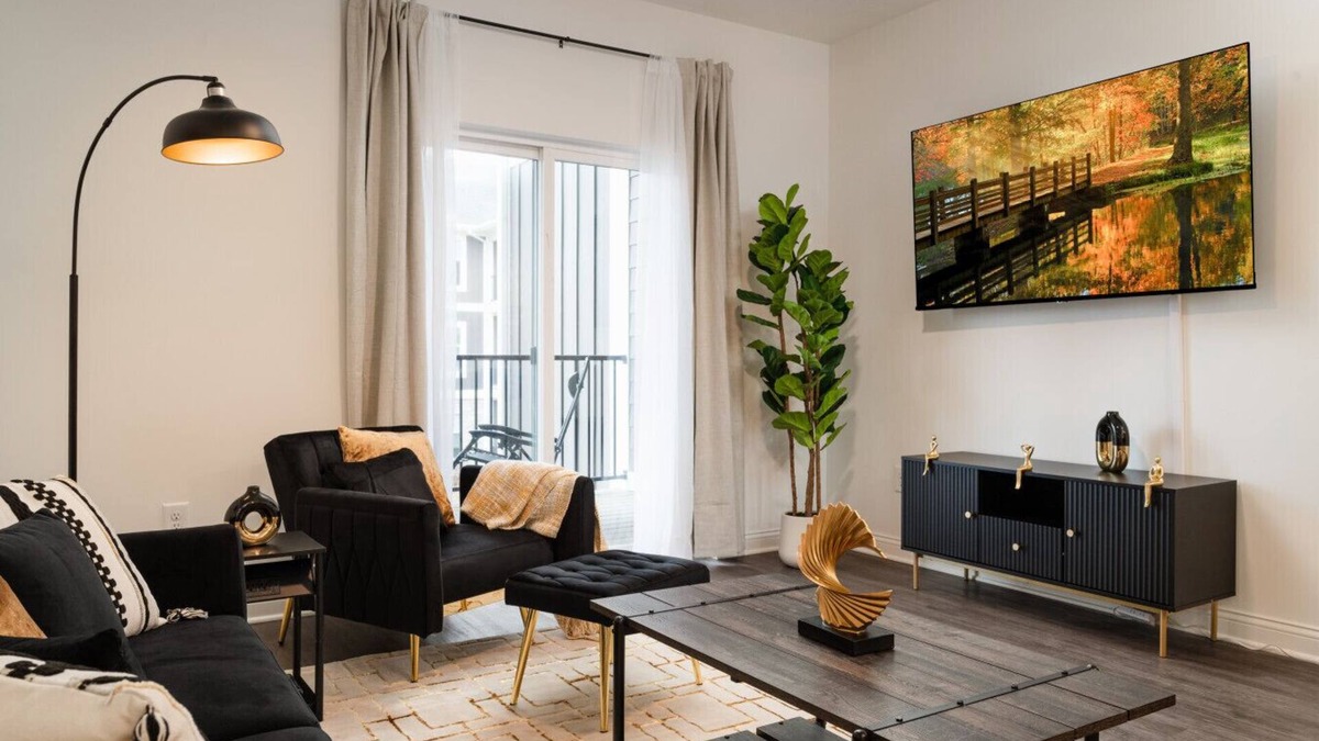 Whitestown Apartment | 20 mins DT| Sleeps 5 | Illustrious Haven Spacious