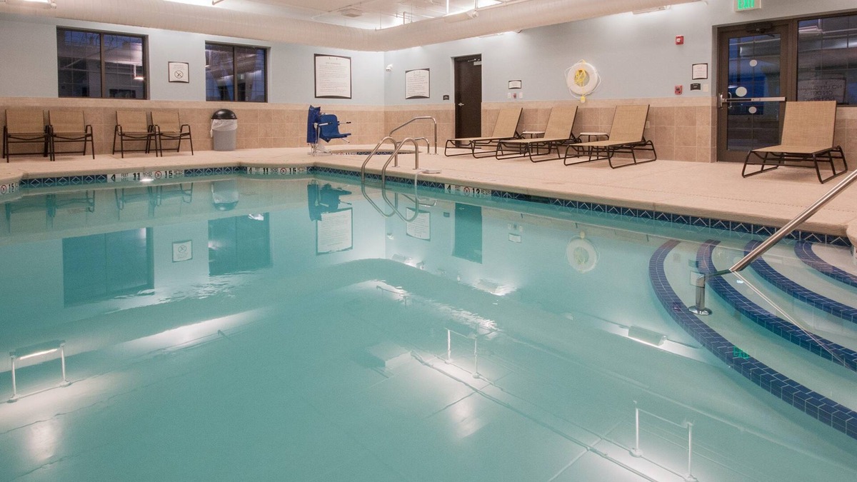 Amherst Apartment | 20 Minutes from Niagara Falls! | Free Breakfast, Pool & Hot Tub.
