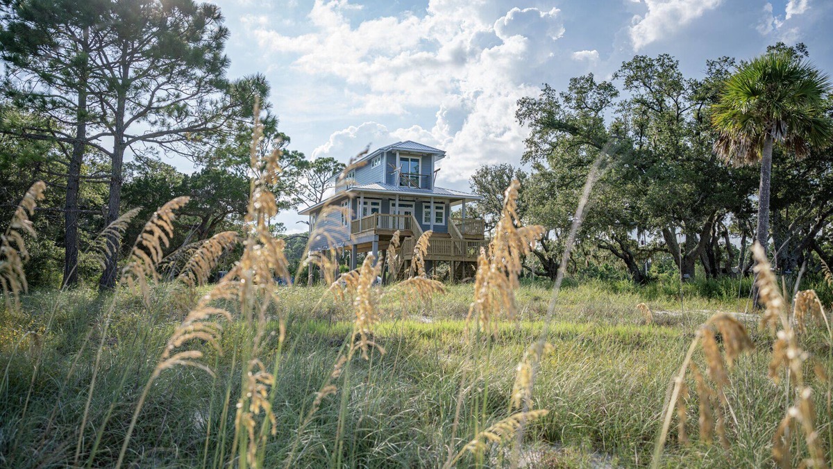 Magnolia Bluffs House | 20% OFF FALL! Quiet, Bayfront Seclusion w/Pond, Dogs Welcome!