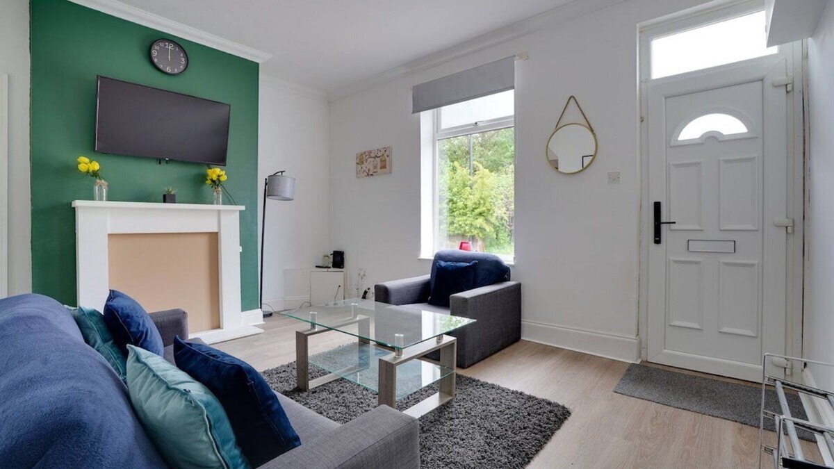 Newbottle House | 20%Off- Furnished House/6 Guests