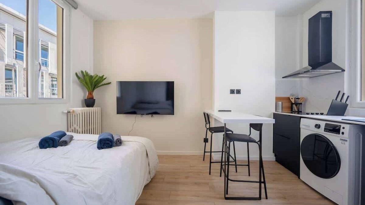 Montrouge Apartment | 20 - Renovated Studio walking distance to Paris